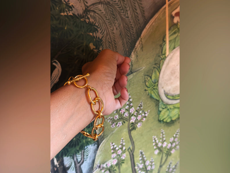 Interlaced Gold Link Bracelet