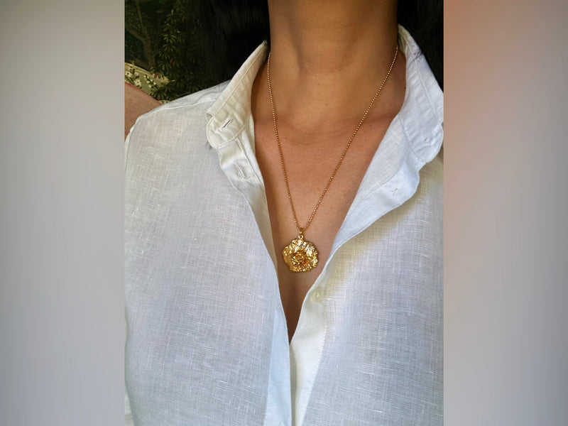 Rosette Gold Pendant