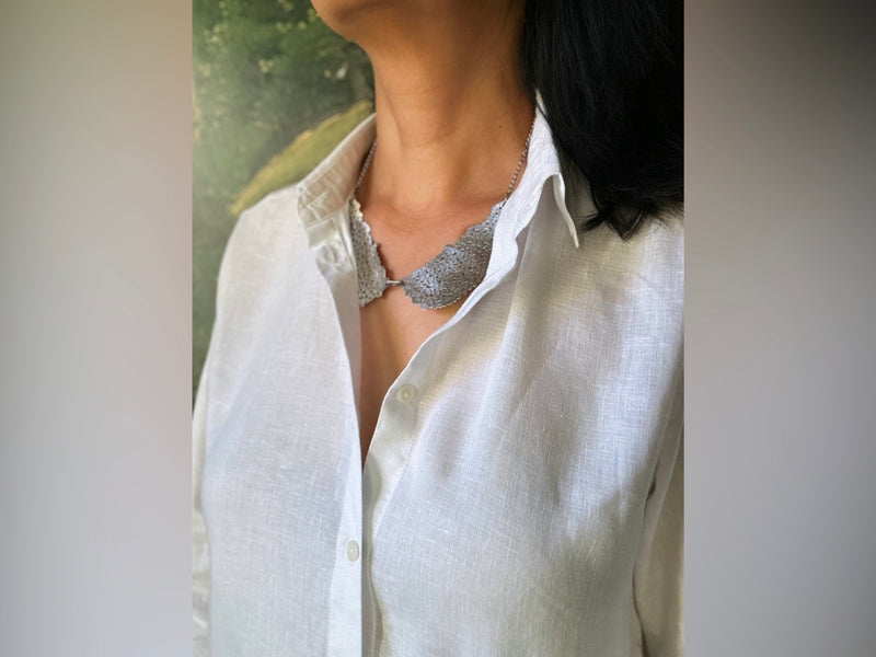 Speckled Silver Collar Necklace