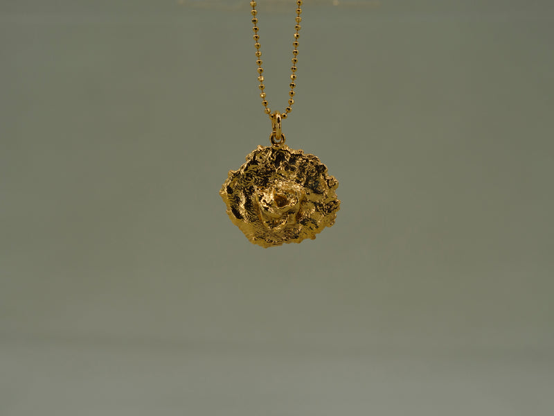 Rosette Gold Pendant