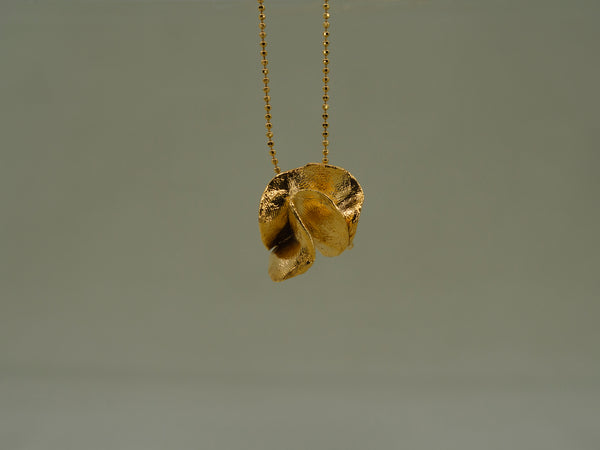 Curl Gold Pendant